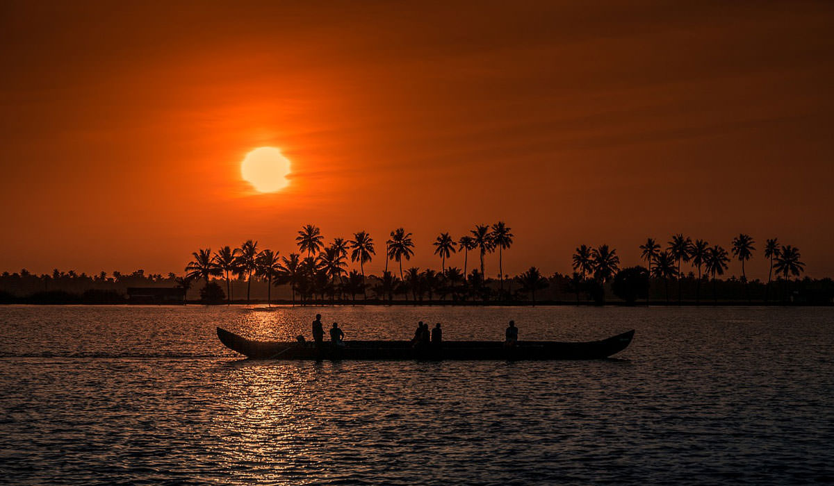 6 Best Place To Enjoy the Mesmerizing Backwaters of Kerala 